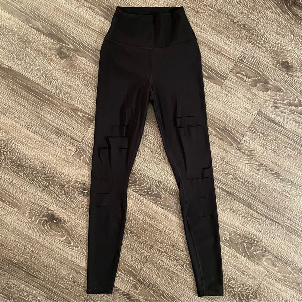 Alo Yoga Ripped Warrior Leggings new